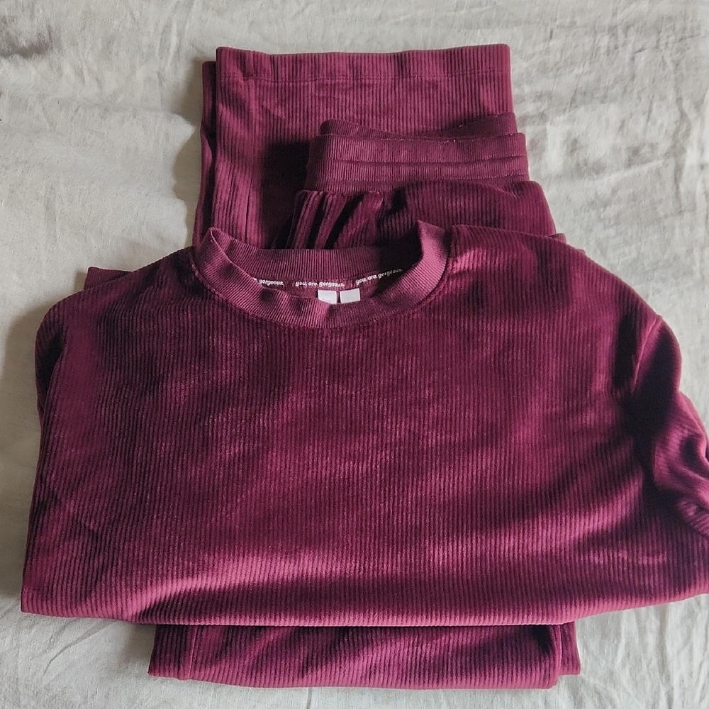 Burgundy Ribbed 2pc Lounge/Sweat Set - Picture 2 of 5